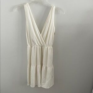 Elegant White Sleeveless Dress